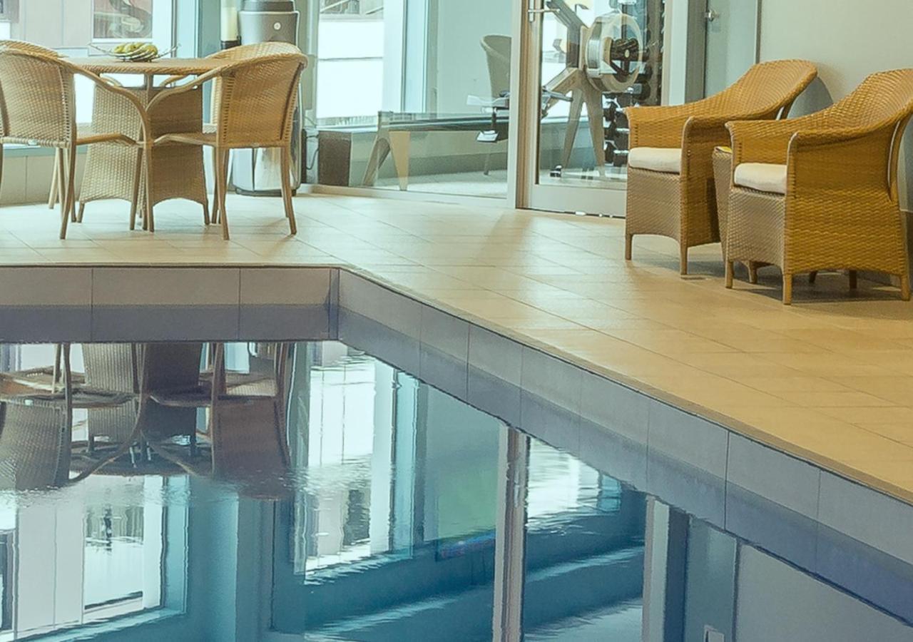 볼턴 호텔 웰링턴 외부 사진 Laminated glass floor
