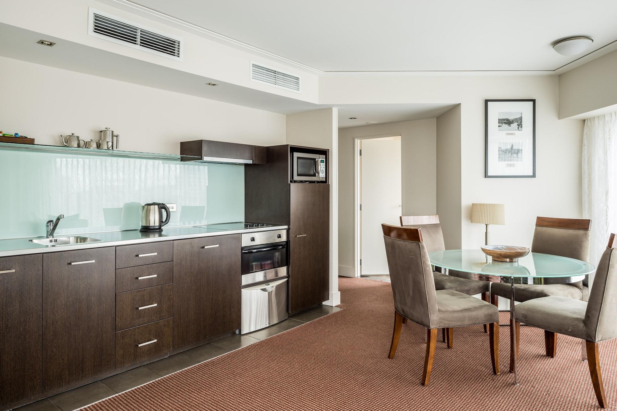 볼턴 호텔 웰링턴 외부 사진 A kitchen in a serviced apartment